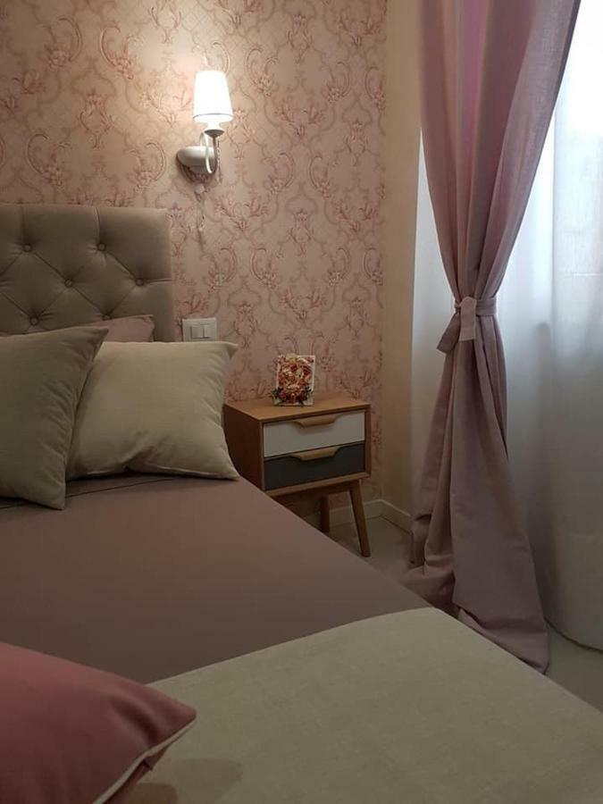 Affitta Camere Da Nonna Maria Lesina Exterior foto